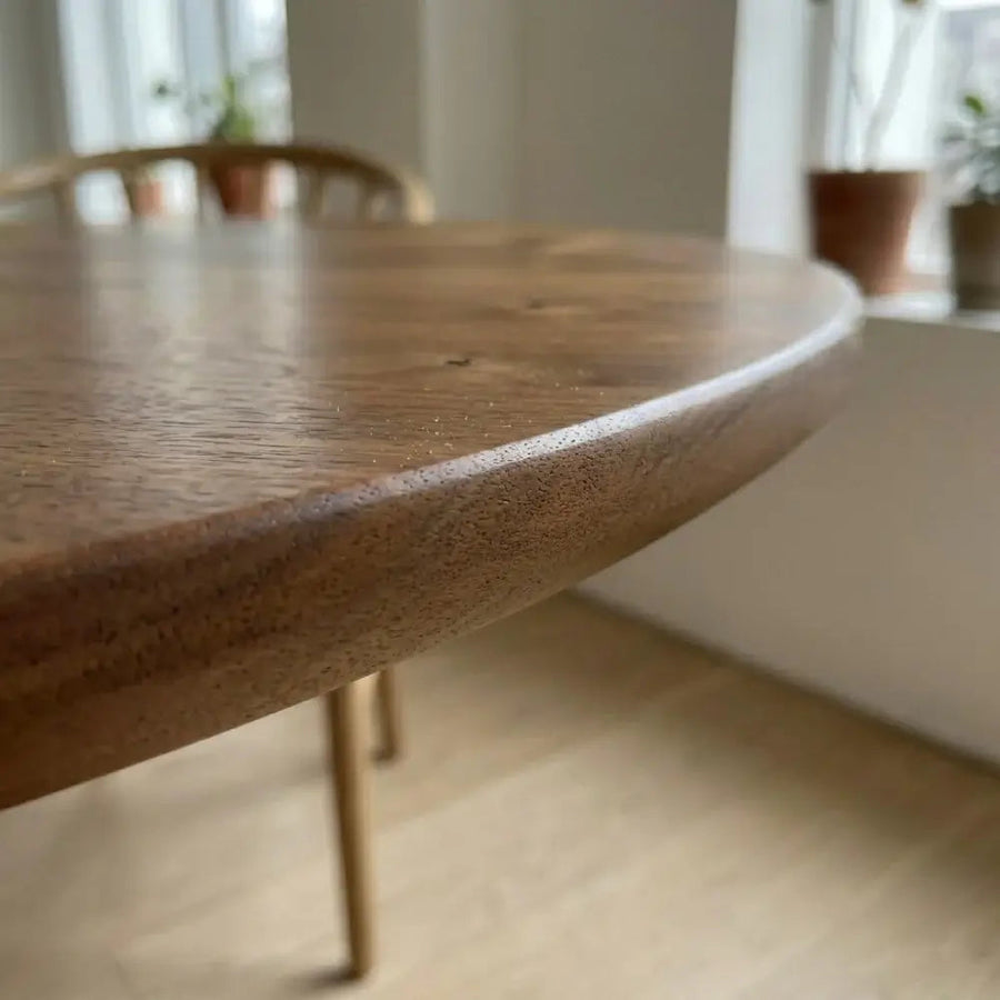 Aven Walnut Wood Dining Table – Modern Pedestal Round Design Mozilya