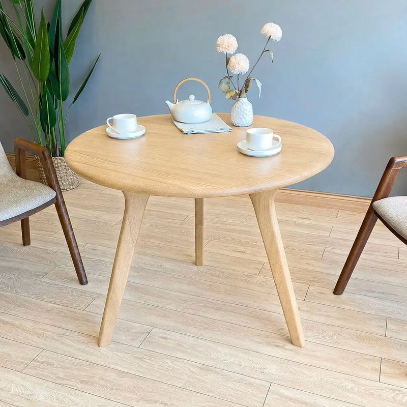 Sidney Circular Dining Table Solid Oak Wood – Mid-Century Modern Design