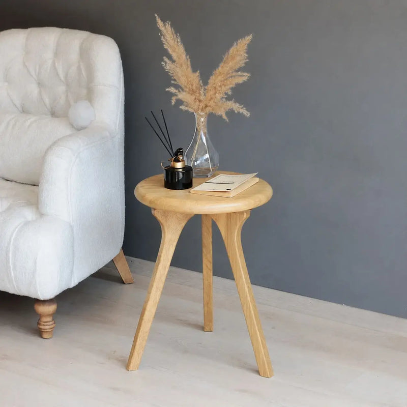 Sidney Round Side Table Solid Oak Wood – Mid-Century Modern Design