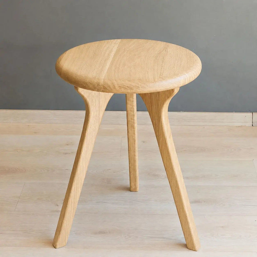 Sidney Round Side Table Solid Oak Wood – Mid-Century Modern Design Mozilya