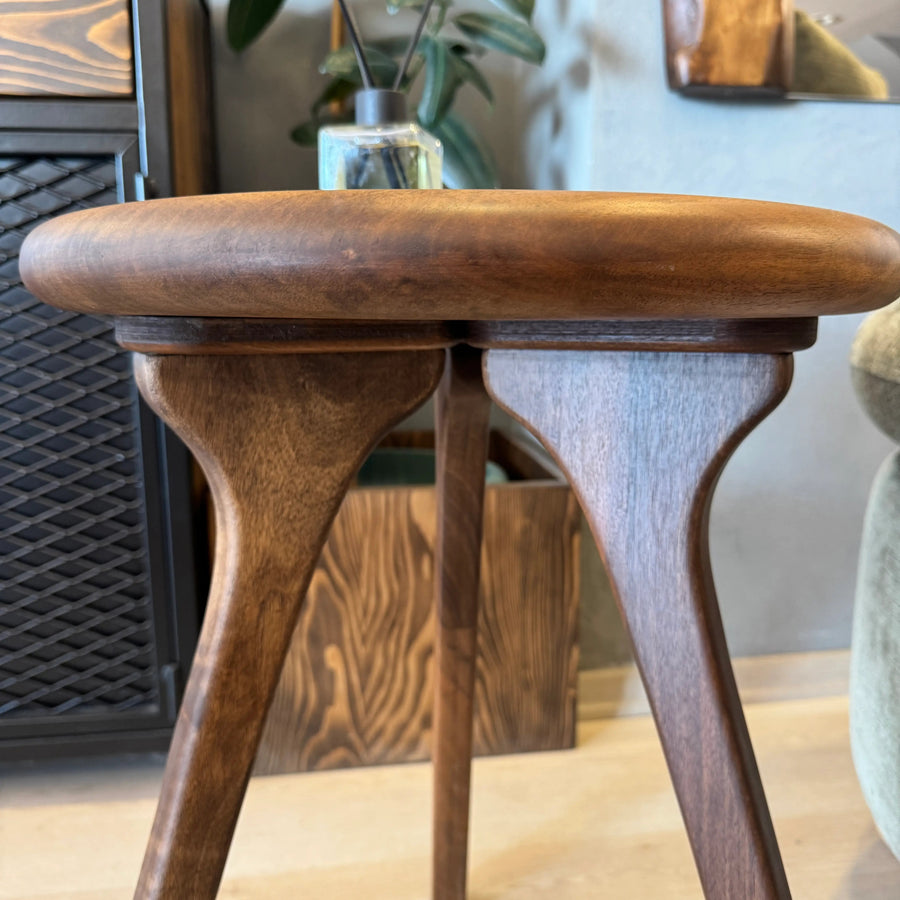 Sidney Walnut Wood Round 16" Side Table – Ready to Ship Mozilya