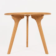 Sidney Circular Dining Table Solid Oak Wood – Mid-Century Modern Design with a round top and three tapered legs, shown against a plain white background.