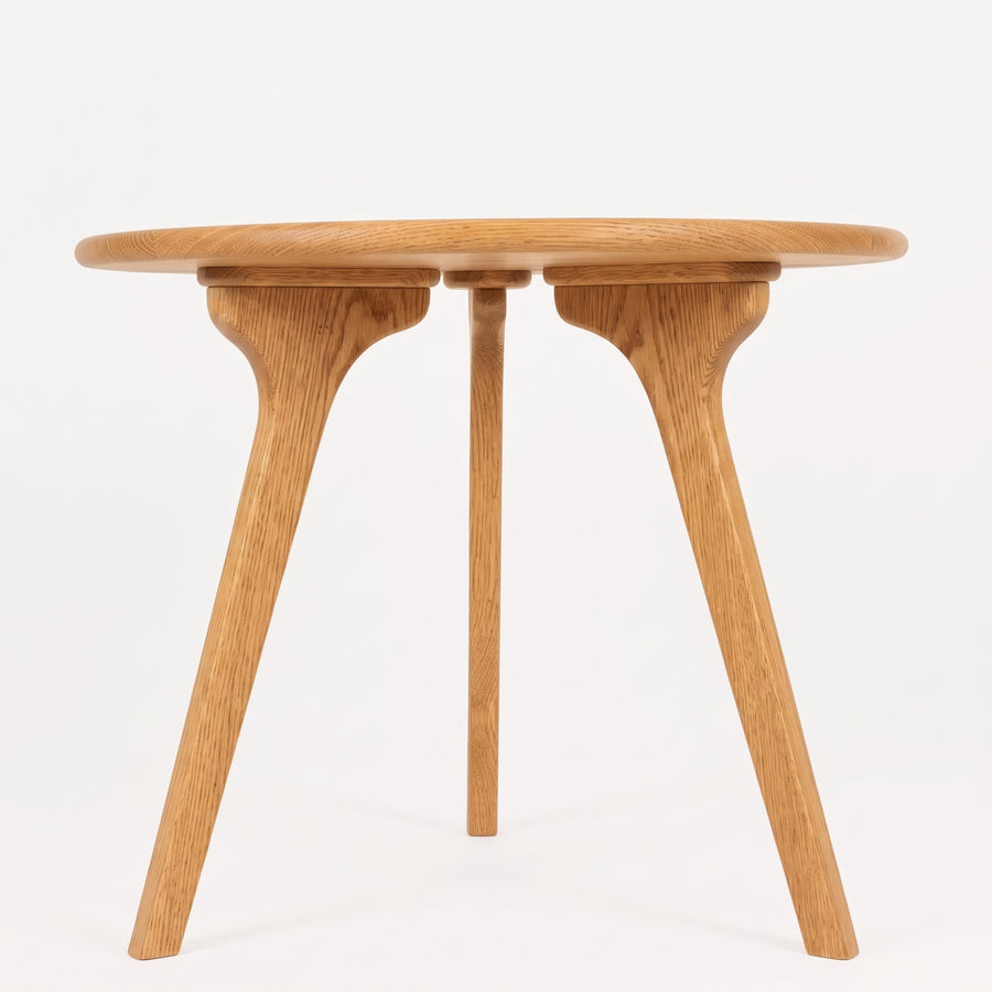Sidney Circular Dining Table Solid Oak Wood – Mid-Century Modern Design with a round top and three tapered legs, shown against a plain white background.