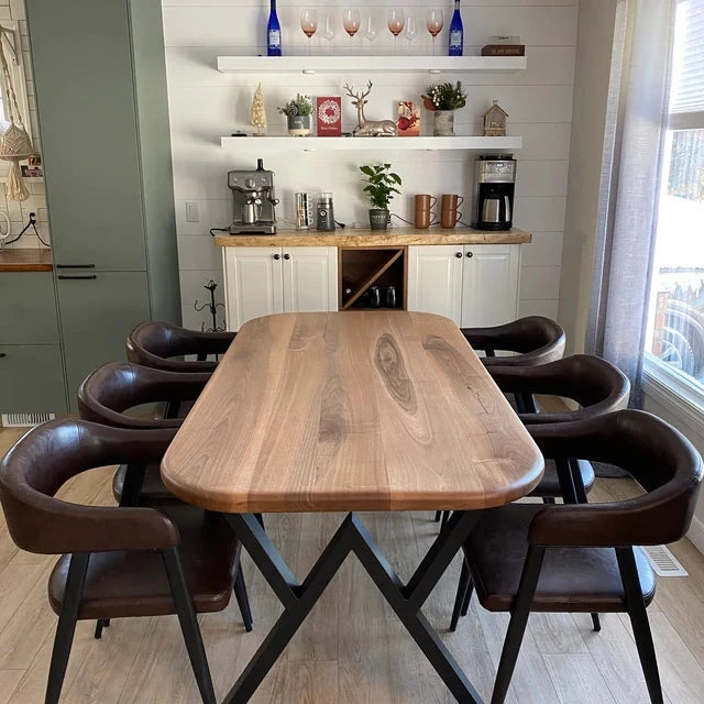 Close-up of the Toledo wooden dining table’s edge, showing the fine walnut wood texture.